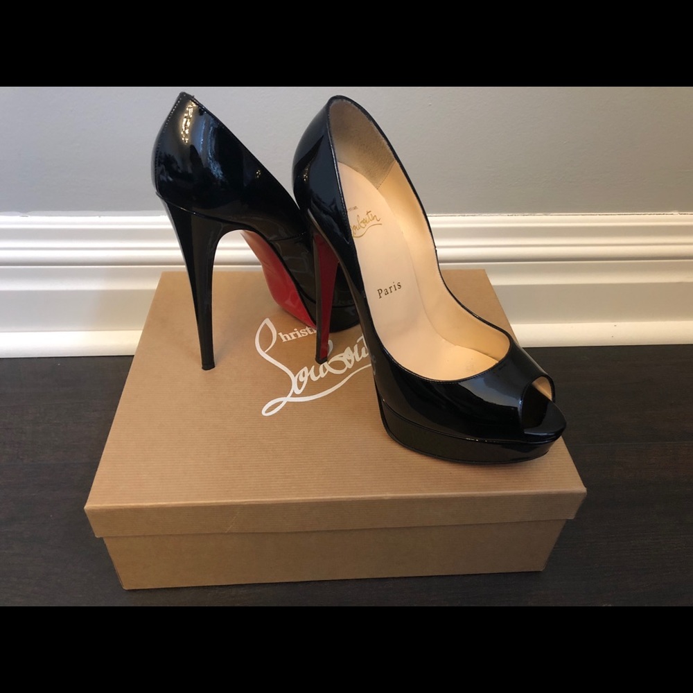 Shoes - Picture 3 of 4